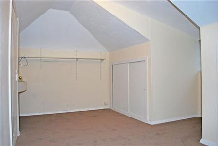 4 bedroom detached house to rent - Photo 2