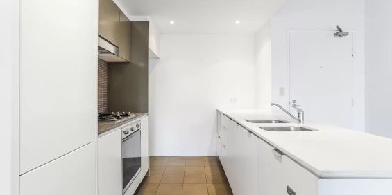 MGM MARTIN - TWO BEDROOM APARTMENT - Photo 3