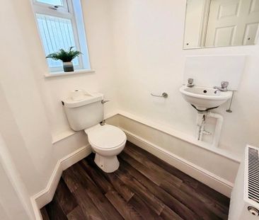 3 bedroom detached house to rent - Photo 2