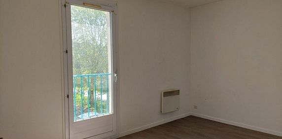 Appartement T2 à LE NOUVION EN THIERACHE - Photo 2