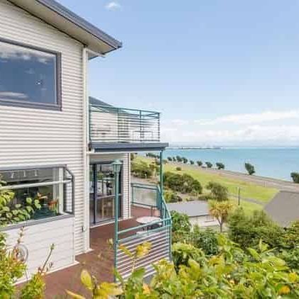 Ocean view living - Fully furnished - Photo 1