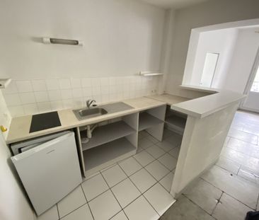 CENTRE HISTORIQUE - T1 - 31.72M² - Photo 3