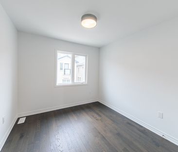 For Lease - 3028 Merrick Road, Oakville, Ontario - Photo 4