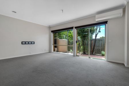 2/5 Ligar Street, Sunbury, VIC 3429 - Photo 3