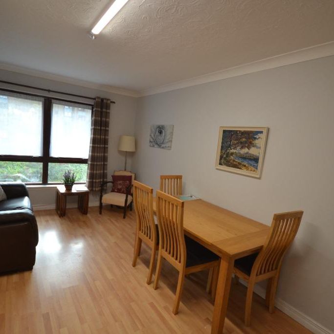 4 bedroom flat to rent - Photo 1