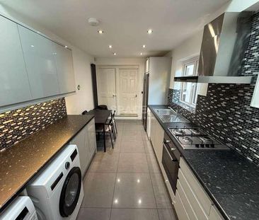 Grange Avenue, University, RG6 - Photo 1