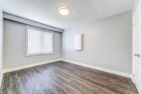 For Lease - 39 Aveline Crescent Unit# Main, Toronto, Ontario - Photo 5
