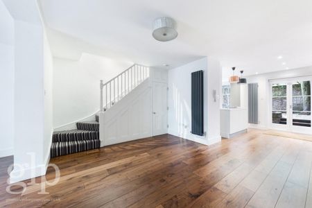 4 bedroom terraced house to rent - Photo 3