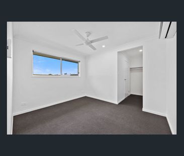 Modern Family Living with Space & Comfort in Jimboomba - Photo 3