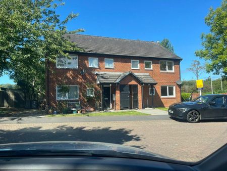 4 bedroom semi-detached house to rent - Photo 5