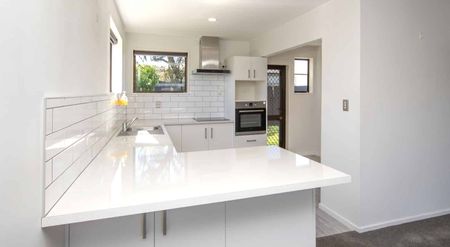 Easy-Care Living in Handy Location! - Photo 3