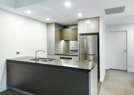 Large Living Room I +Caged Storage I 2-Min Walk to Woollies - Photo 5