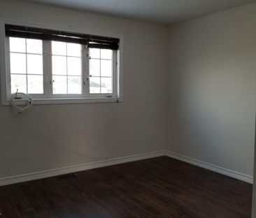 For Lease - 38 Lang Drive Unit# upper unit, Barrie, Ontario - Photo 5