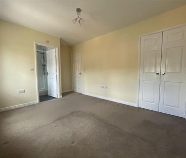 2 bedroom terraced house to rent - Photo 4