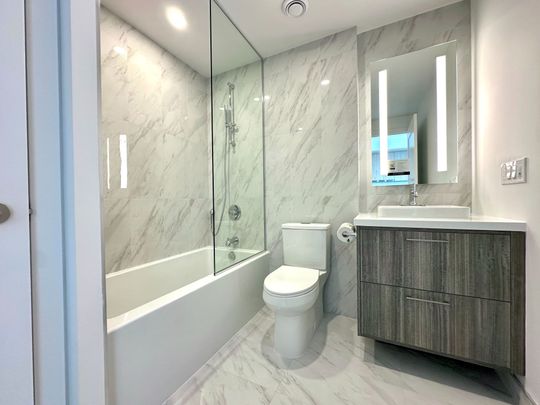 For Lease - 10 Inn On The Park Drive Unit# 2905, Toronto, Ontario - Photo 1