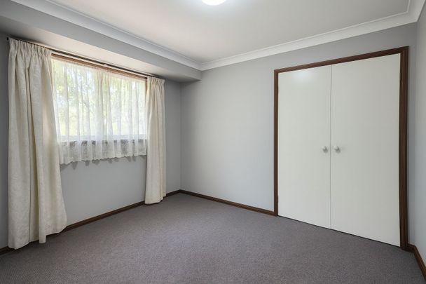 Light, Bright & Freshly Painted Home Near Schools and Shop - Photo 1