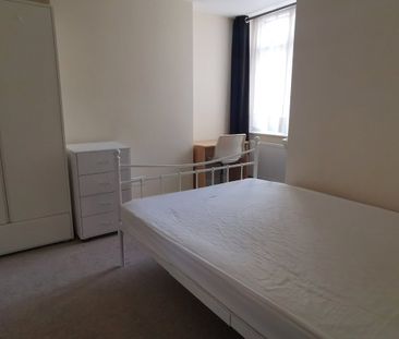 5 bedroom terraced house to rent - Photo 5