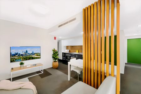 5 Bedroom Apartment-ensuite - Photo 2