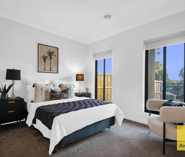 GREAT FAMILY HOME! - Photo 4