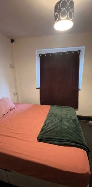 1 Bed Flat, High Road, NW10 - Photo 1