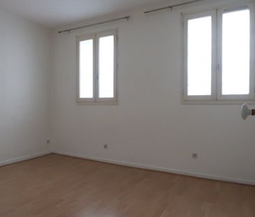 Location Appartement 3 pièces 71m² ST ETIENNE 42000 - Photo 3