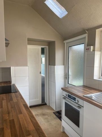 2 bedroom property to rent - Photo 4