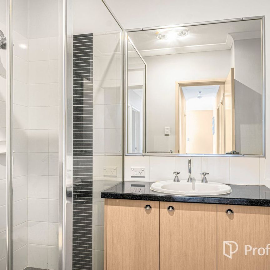 Modern 3x2 Villa in Nollamara - Comfort, Space & Style - Photo 1