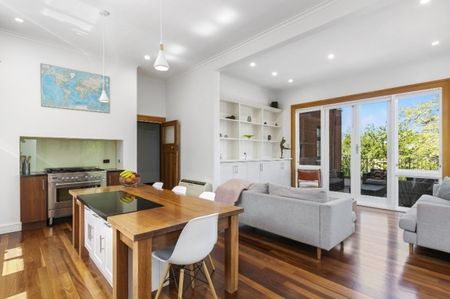 Spacious furnished private room in Central City (Power, Internet included) - Photo 5