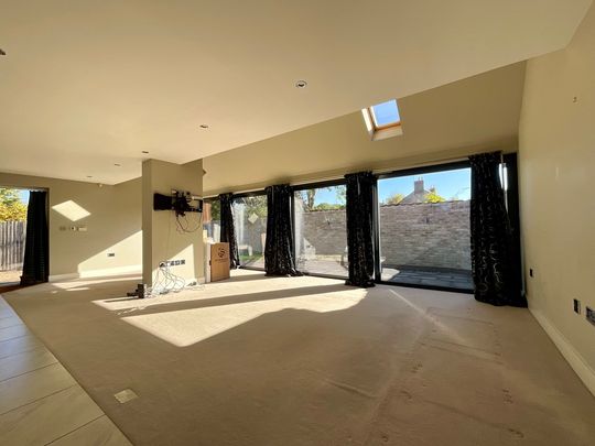 4 bedroom Semi-Detached House to let - Photo 1