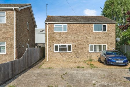 Ash Tree Close, March, Wimblington - Photo 3