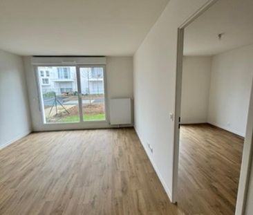 location Appartement T2 DE 39.7m² À CARRIERES SOUS POISSY - Photo 1