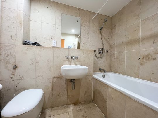 Maia House, Cardiff Bay - Photo 1