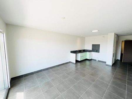 Location Appartement 2 pièces 53m² CHARNAY LES MACON 71850 - Photo 2