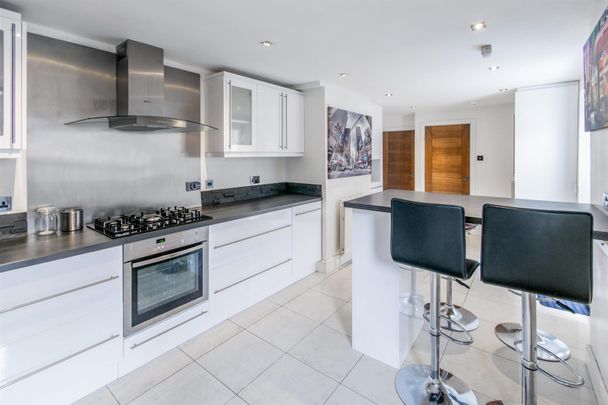 6 bed terraced house to rent in Rothbury Terrace, Heaton, NE6 - Photo 1