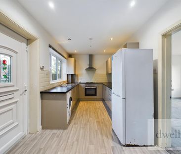 3 bedroom semi-detached house to rent - Photo 6