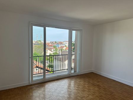 Apartment - Photo 2