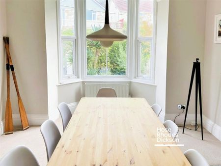 4 bedroom detached house to rent - Photo 4