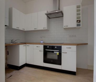 2 bedroom end of terrace house to rent - Photo 4