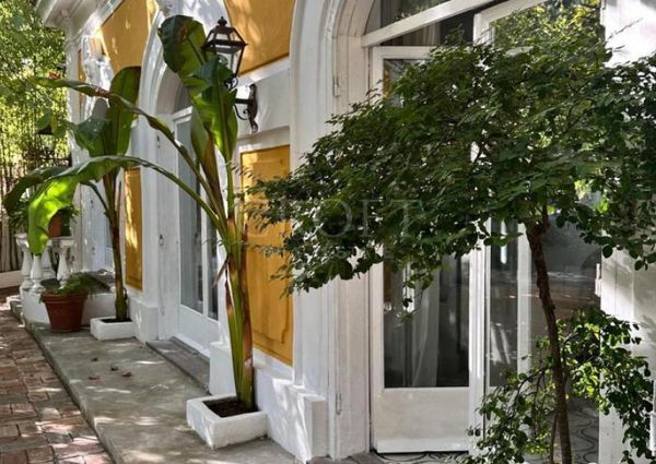 Villa-Parioli: Beautiful independent house with large private garden and terraces. Spacious living, formal dining, study-music room, sun room, 5 bedrooms, 4 bathrooms, parking. rif 163