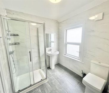 4 bedroom terraced house to rent - Photo 3