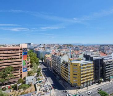Room in a shared 10-bedroom apartment for rent in Lisbon - Foto 5