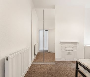 Theatre Street, London, SW11 - Photo 3