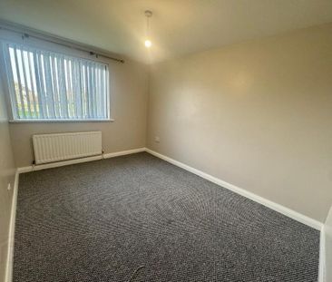 84 Oakwood Road, Carrickfergus, BT38 8EU - Photo 4