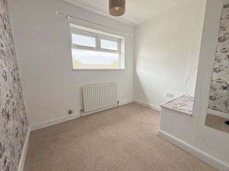 Bottesford Avenue, Scunthorpe - Photo 2