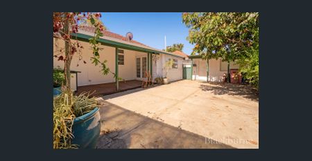 CHARMING FAMILY HOME - Photo 2