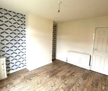 Partly Furnished 3 Bedroom Terrace - Photo 5