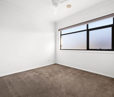2 Bedroom Townhouse! - Photo 4