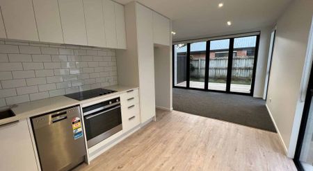 SPREYDON - TWO BEDROOM BRAND NEW TOWNHOUSE - Photo 2