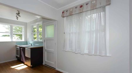 Charming Cottage - Photo 4