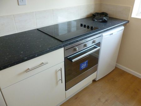 2 bedroom flat to rent - Photo 5